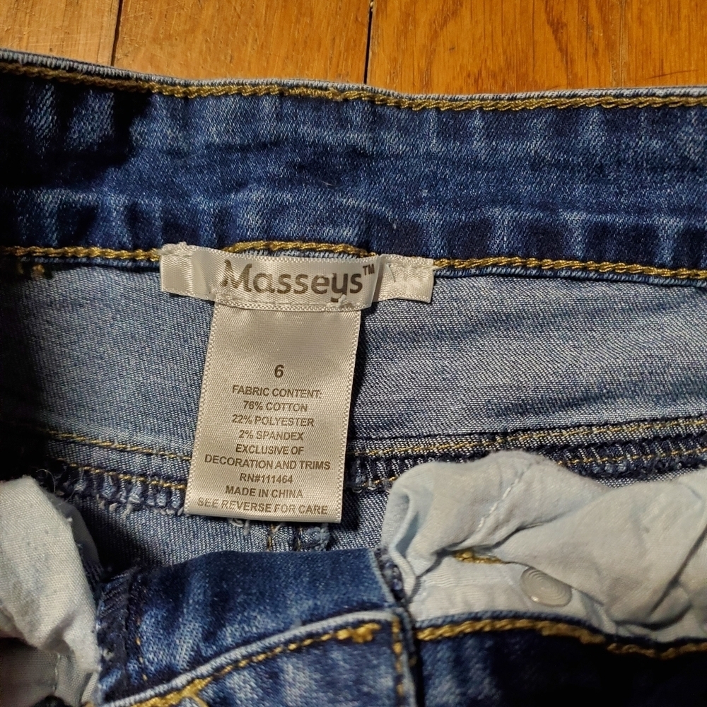 Embroidered Floral Skinny Jeans - Picture 2 of 14